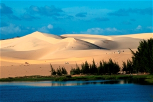 Bàu Trắng - Đồi cát Trinh Nữ (Hòa Thắng - Bắc Bình)